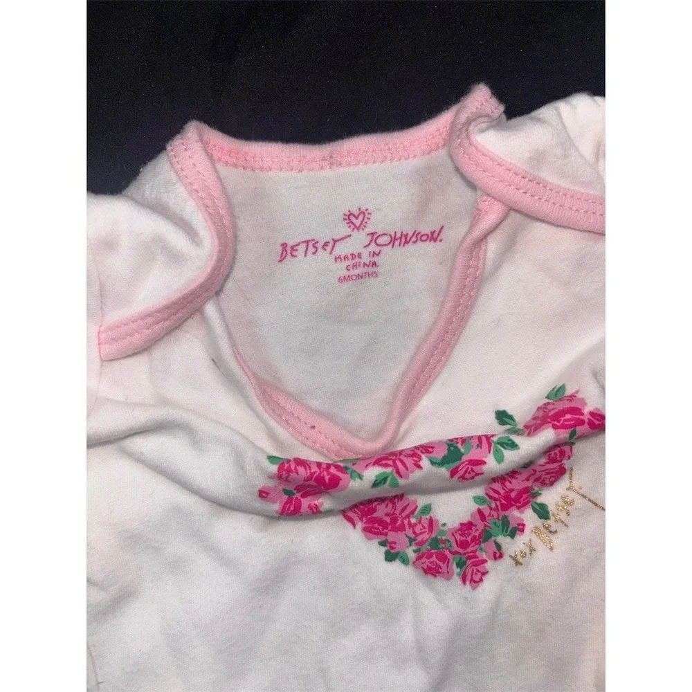 Betsey Johnson Baby Girl Bodysuit 6 Months White Pink Trim Floral Heart SS